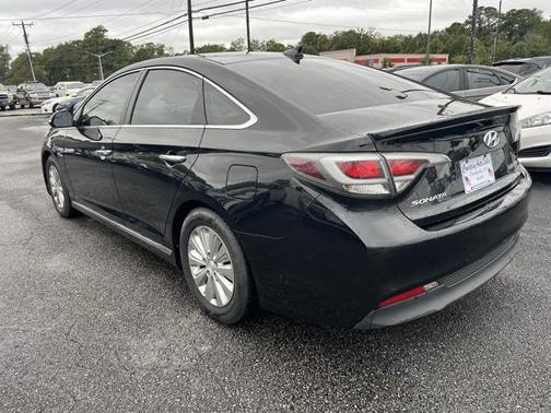 2017 Hyundai SONATA Hybrid SE