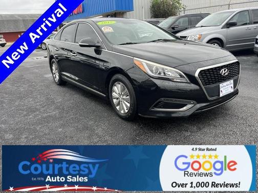 2017 Hyundai SONATA Hybrid SE