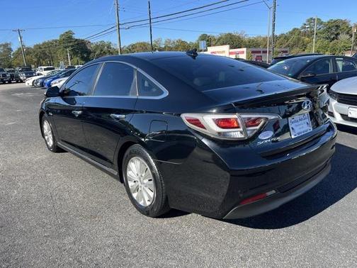 2017 Hyundai SONATA Hybrid SE