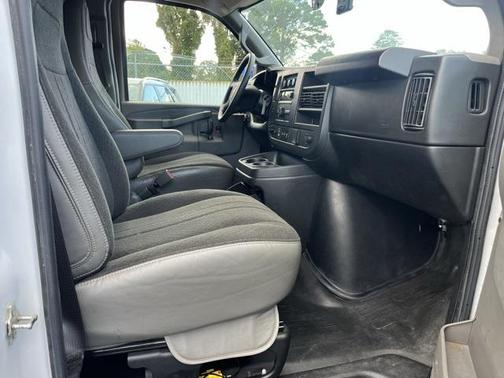 2022 GMC Savana 2500 Work Van