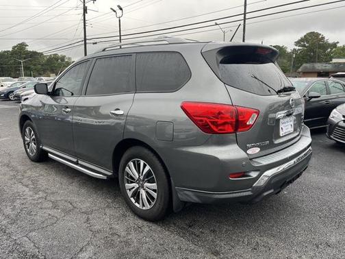 2018 Nissan Pathfinder SV