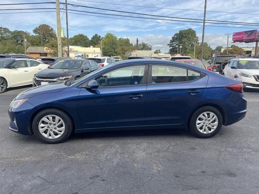 2019 Hyundai ELANTRA SE