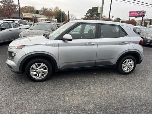 2021 Hyundai VENUE SE