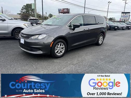 2023 Chrysler Voyager LX
