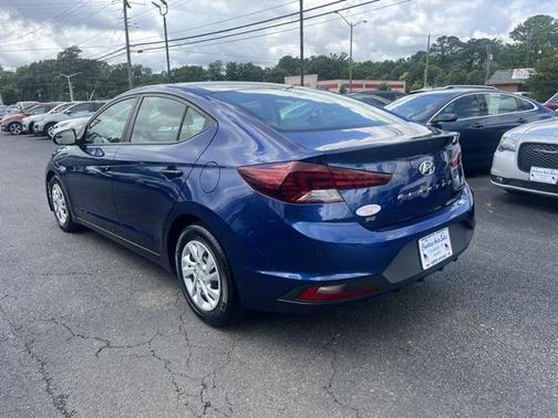 2019 Hyundai ELANTRA SE