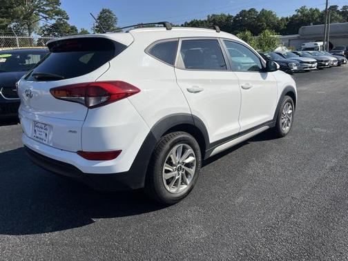 2017 Hyundai TUCSON SE