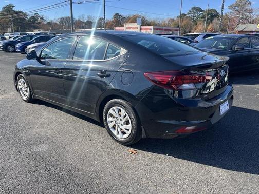 2020 Hyundai ELANTRA SE