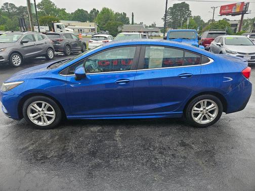 Kinetic Blue Metallic 2018 Chevrolet Cruze LT