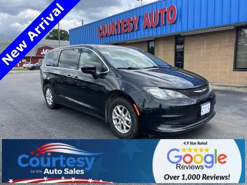 2022 Chrysler Voyager LX