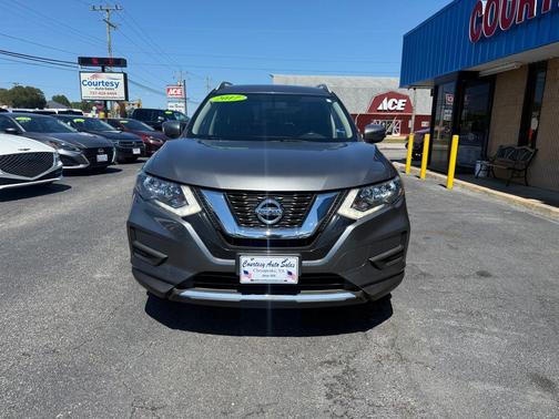 Gun Metallic 2017 Nissan Rogue SV