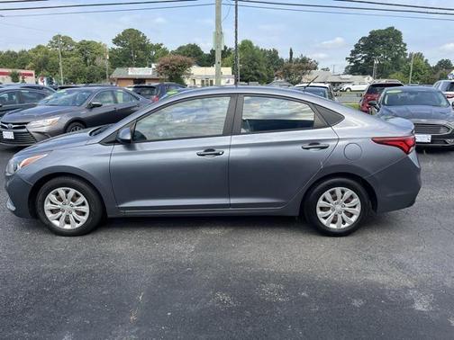 2020 Hyundai Accent SE