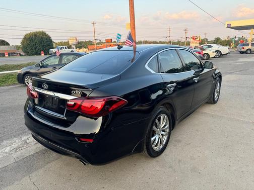 2015 INFINITI Q70h HYBRID