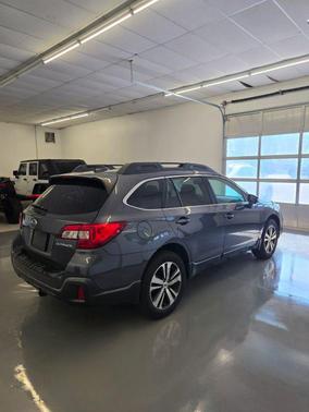 Magnetite Gray Metallic 2018 Subaru Outback 2.5i Limited