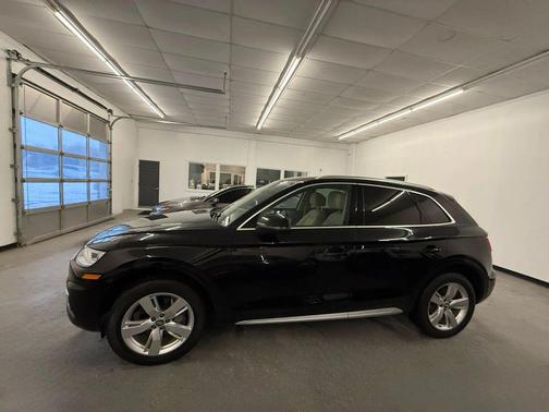 2018 Audi Q5 2.0T Tech Premium