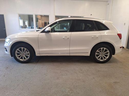 White 2014 Audi Q5 2.0T Premium Plus