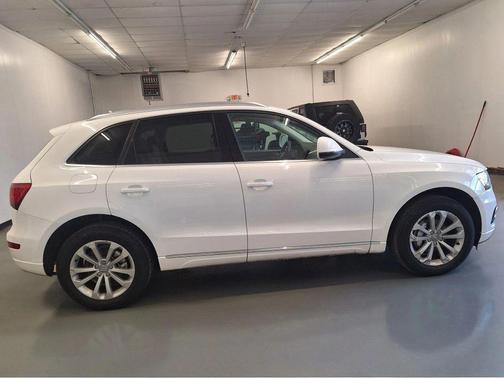 White 2014 Audi Q5 2.0T Premium Plus