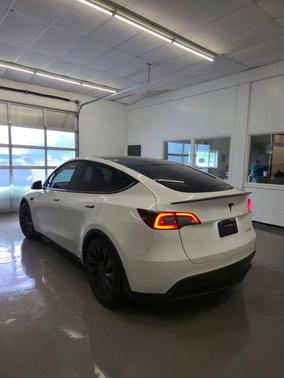 Pearl White Multi-Coat 2022 Tesla Model Y Performance Dual Motor All-Wheel Drive