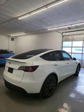 Pearl White Multi-Coat 2022 Tesla Model Y Performance Dual Motor All-Wheel Drive