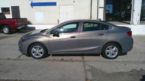 Gray 2017 Chevrolet Cruze LT