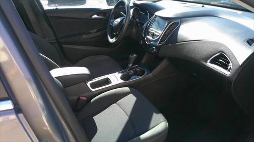 Gray 2017 Chevrolet Cruze LT