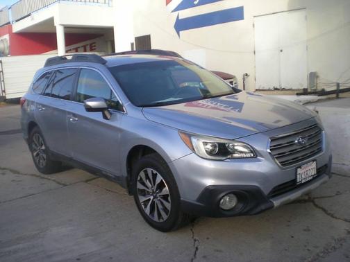 Ice Silver Metallic 2015 Subaru Outback 2.5i Limited