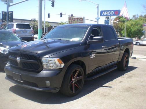 Brilliant Black Crystal Pearlcoat 2017 RAM 1500 Express