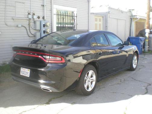 Pitch Black Clearcoat 2016 Dodge Charger SE
