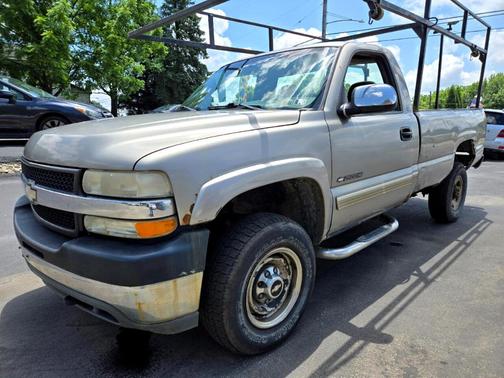 2001 Chevrolet Silverado 2500 REG. CAB