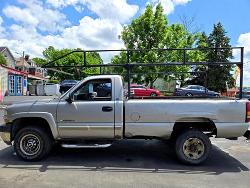 2001 Chevrolet Silverado 2500 REG. CAB
