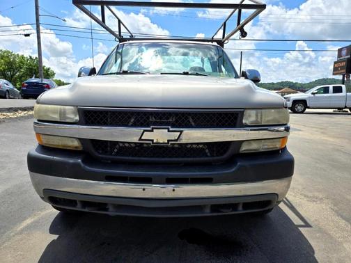 2001 Chevrolet Silverado 2500 REG. CAB