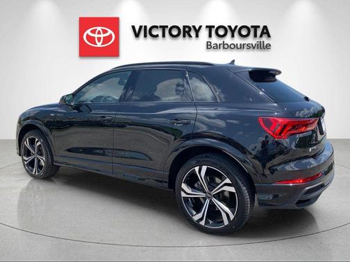 Mythos Black Metallic 2024 Audi Q3 45 S line Premium Plus