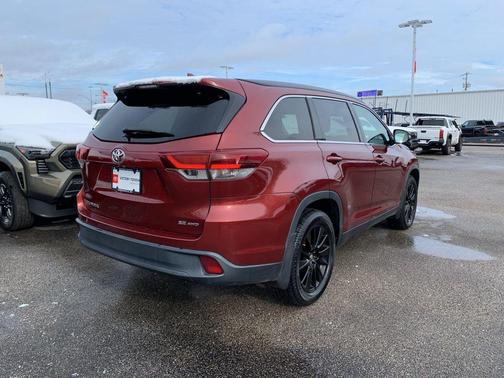 2019 Toyota Highlander SE
