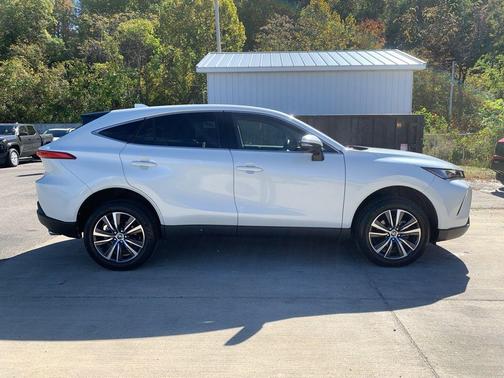 2022 Toyota Venza LE
