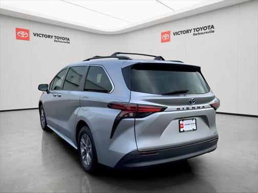 2021 Toyota Sienna XLE 8 Passenger
