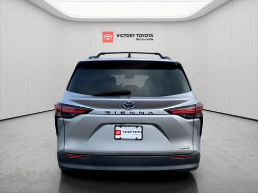 2021 Toyota Sienna XLE 8 Passenger