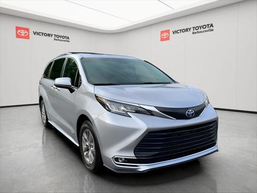 2021 Toyota Sienna XLE 8 Passenger