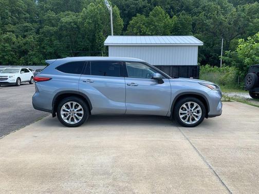 2022 Toyota Highlander Limited