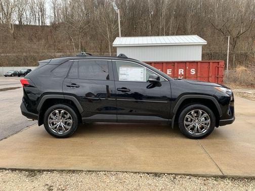 2025 Toyota RAV4 Hybrid XLE Premium