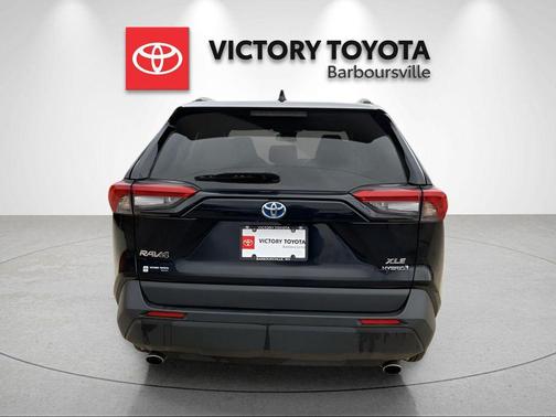 2022 Toyota RAV4 Hybrid XLE