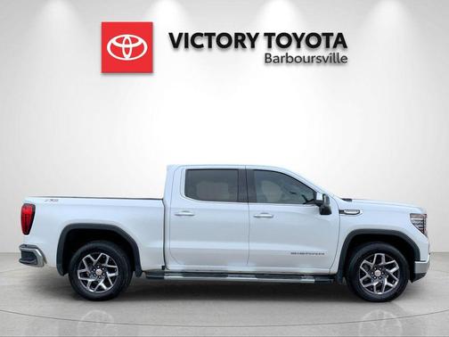 White Frost Tricoat 2023 GMC Sierra 1500 SLT