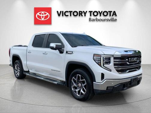 White Frost Tricoat 2023 GMC Sierra 1500 SLT