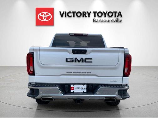 White Frost Tricoat 2023 GMC Sierra 1500 SLT
