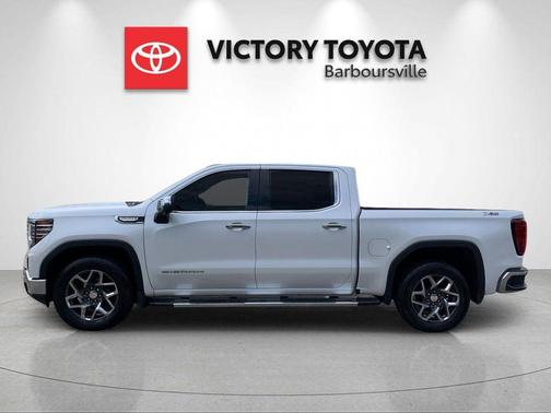 White Frost Tricoat 2023 GMC Sierra 1500 SLT