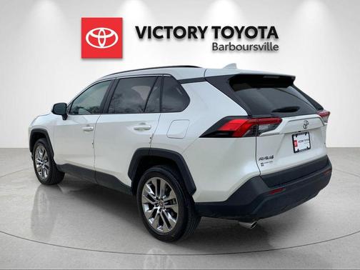 Blizzard Pearl 2021 Toyota RAV4 XLE Premium