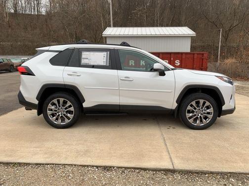 2025 Toyota RAV4 XLE Premium