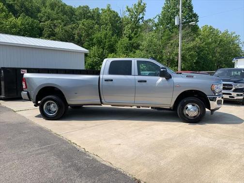 2024 RAM 3500 Tradesman Crew Cab 4x4 8' Box