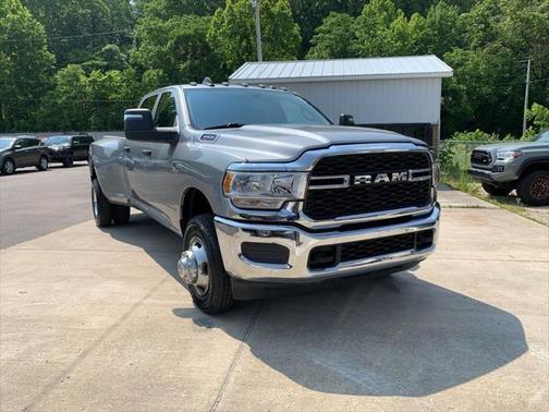 2024 RAM 3500 Tradesman Crew Cab 4x4 8' Box