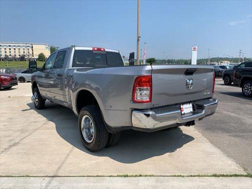 2024 RAM 3500 Tradesman Crew Cab 4x4 8' Box