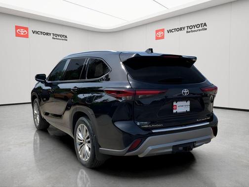 2025 Toyota Highlander Platinum