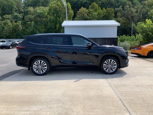 2025 Toyota Highlander Platinum